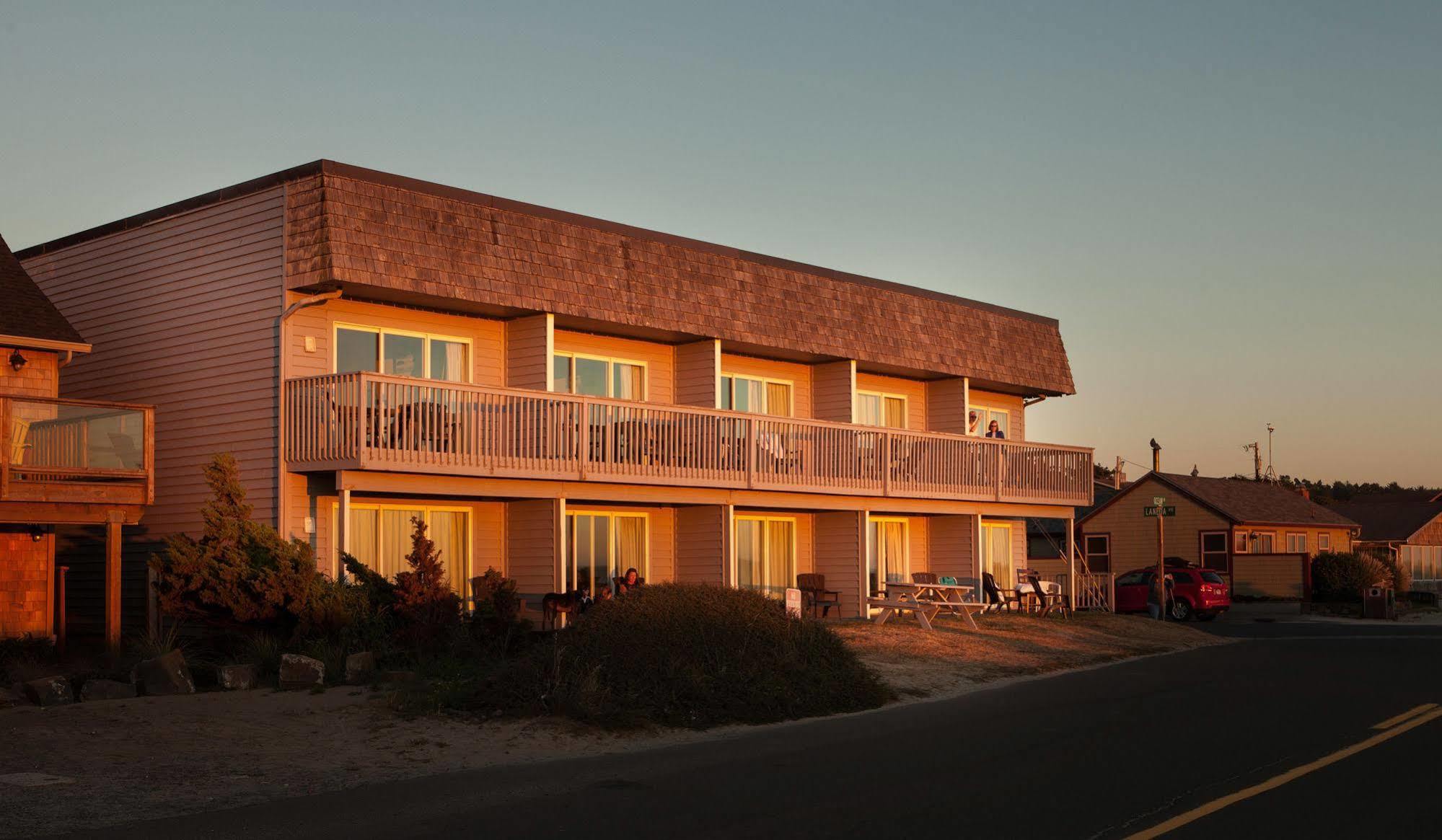 Sunset Surf Motel Мензанита Екстериор снимка